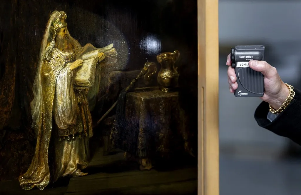 A frissen hitelesített Rembrandt-alkotás, a „Zakariás látomása a templomban” több mint egy évszázad után újra a Rijksmuseum falai között látható.