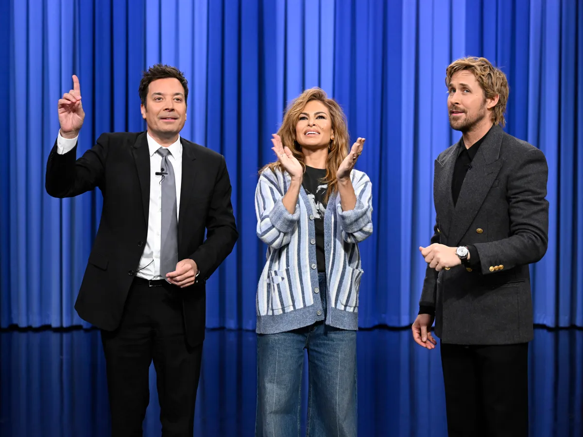 Ryan Gosling és Eva Mendes — a 10 éve nem látott sztárpár együtt jelent meg egy televíziós műsorban.