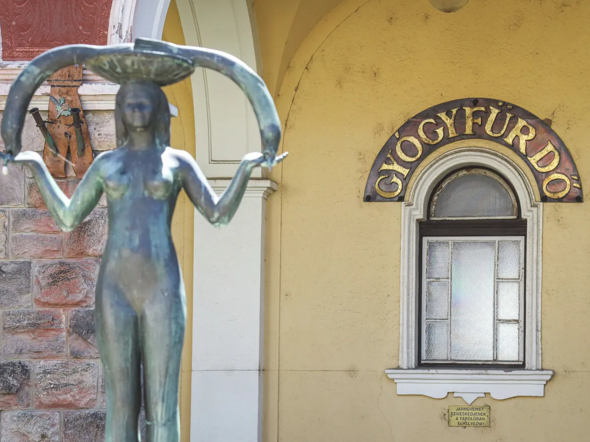 Tisza Szálló és Gyógyfürdő, Tisza Szálló, TiszaSzálló, Szolnok,                

20250723  Szolnok
Már egy jó ideje eladó Szolnok ikonikus épülete a Tisza szálló.
Fotó: Nagy Balázs NB
Új Néplap