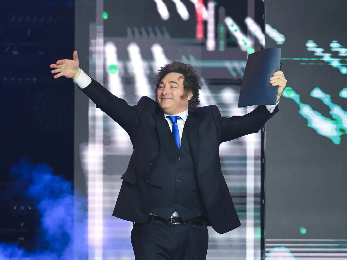 Javier Milei argentin elnök a CPAC  színpadán