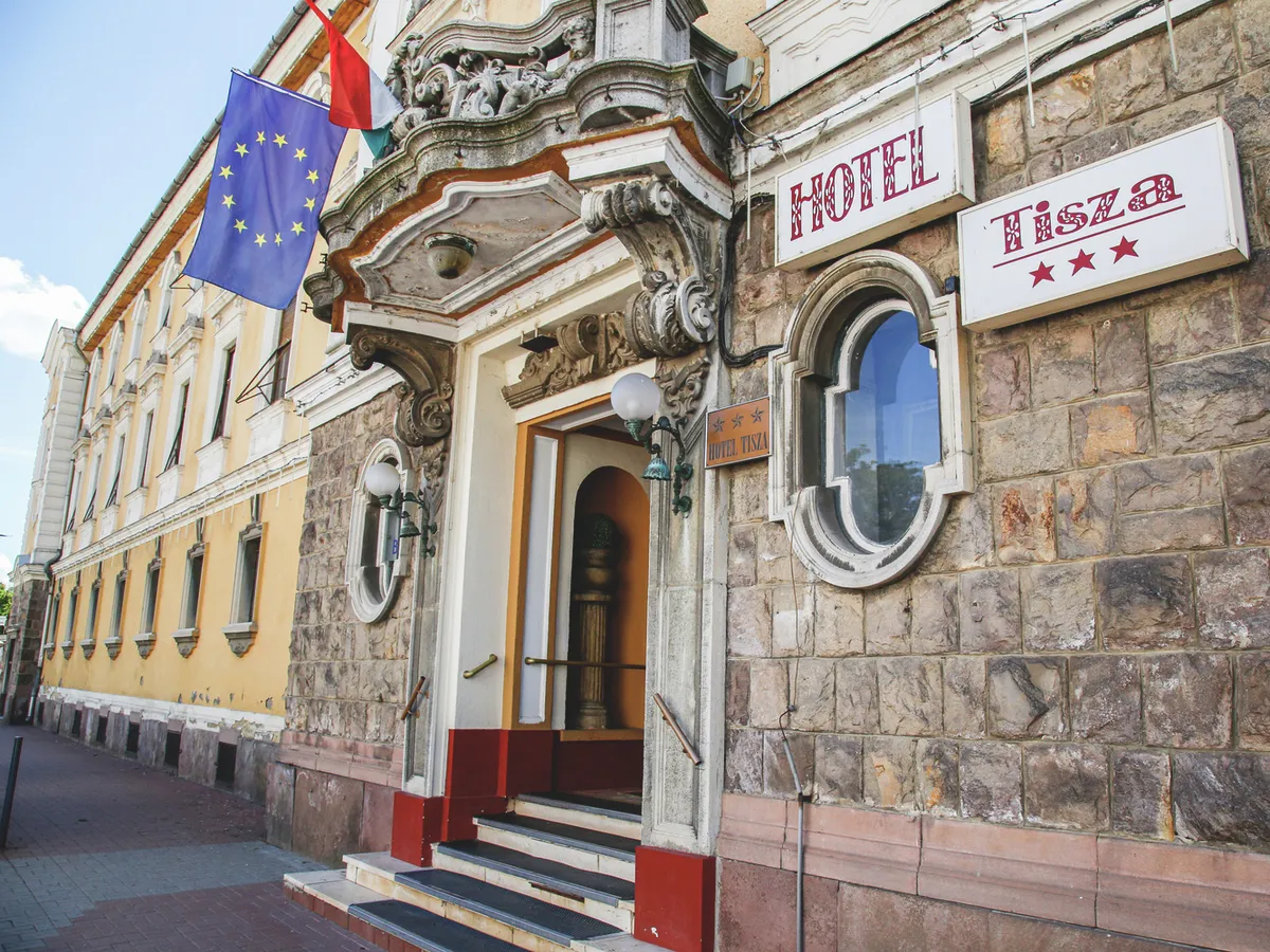 Tisza Szálló és Gyógyfürdő, Tisza Szálló, TiszaSzálló, Szolnok,                
20230802 Szolnok

Tisza szálló illusztráció

Fotó: Nagy Balázs NB
Új Néplap