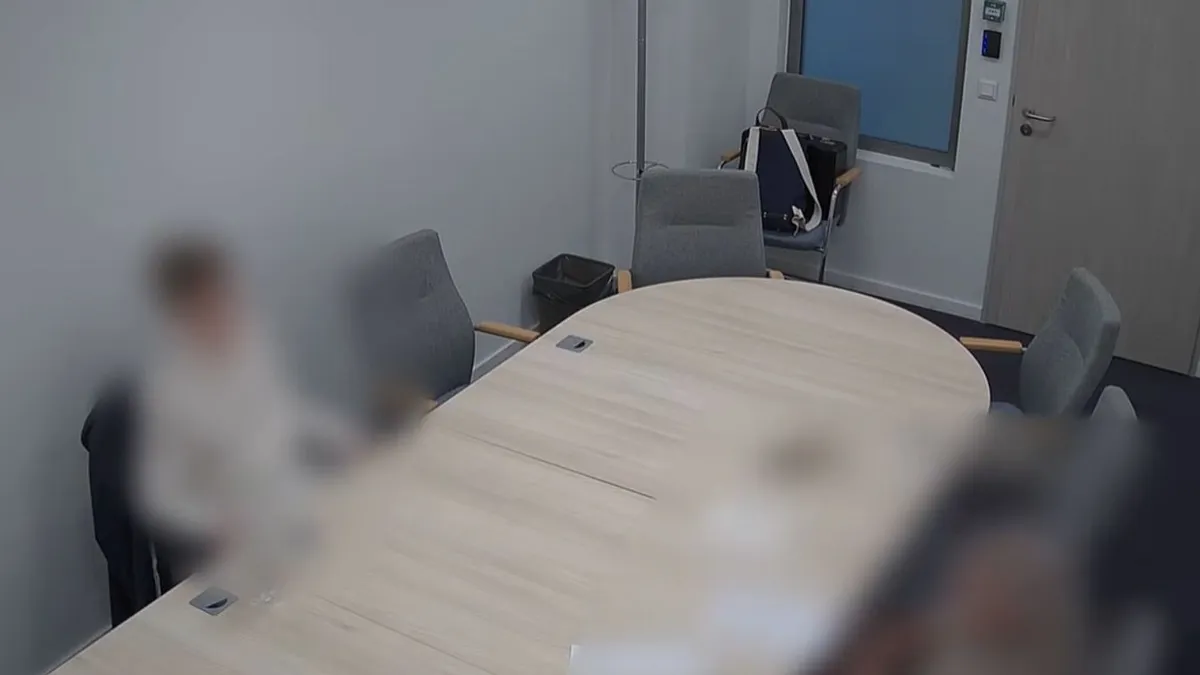 A tiszti informatikus szerint külföldi titkosszolgálat készült.