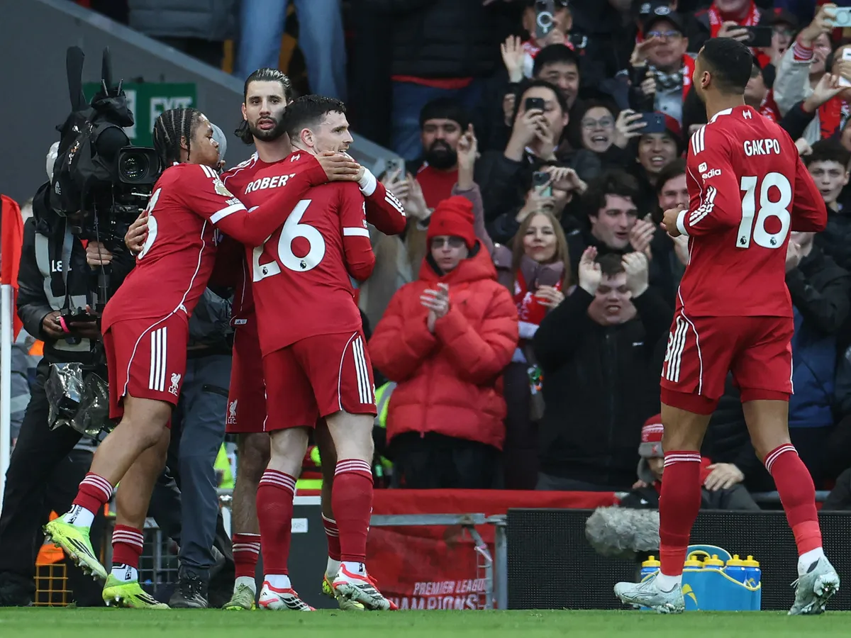 Szoboszlai Dominik újabb elképesztő szabadrúgást lőtt a Premier League-ben