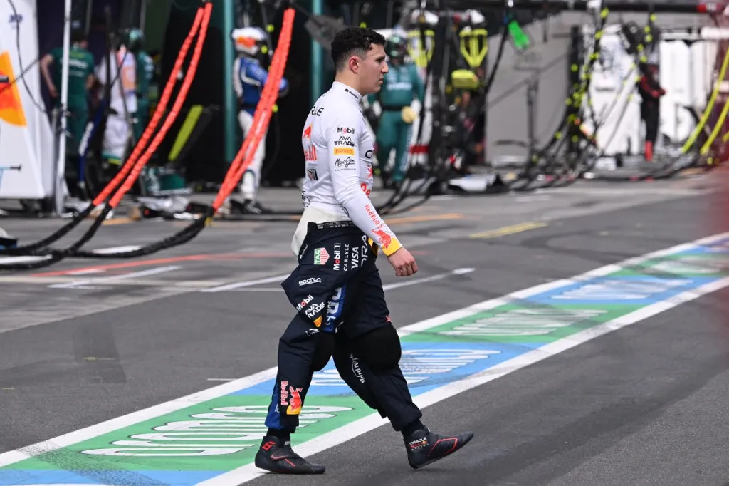 Isack Hadjar első Red Bullos versenye gyorsan véget ért