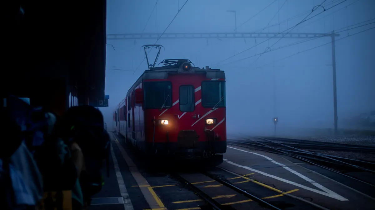 Késes rablás gyanúsítottját cegléden elfogták vasútállomáson