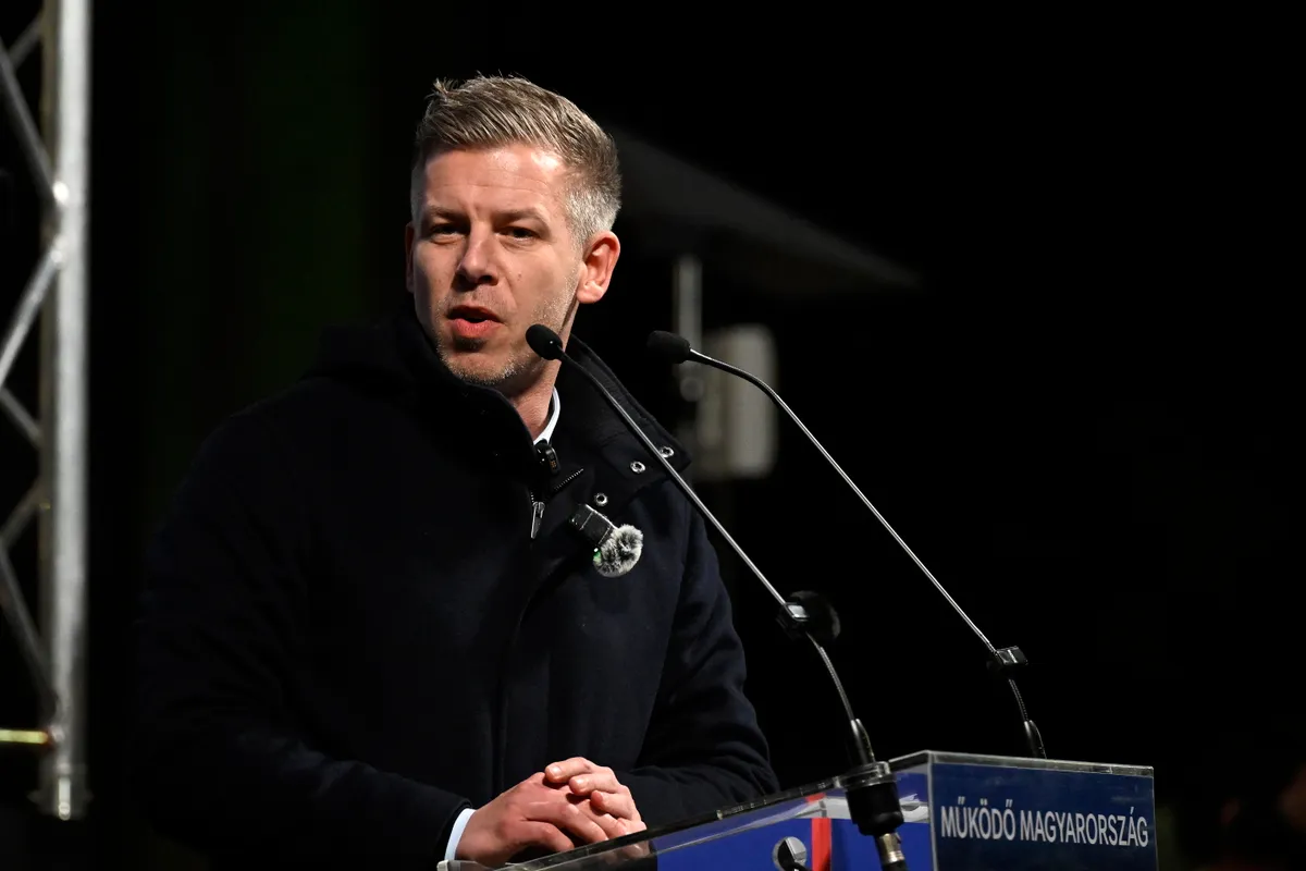 Dunaújváros, 2026. február 28.Magyar Péter, a Tisza Párt elnöke beszédet mond a párt országjárása keretében tartott kampányrendezvényen Dunaújvárosban 2026. február 28-án.MTI/Máthé Zoltán