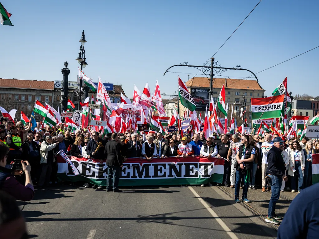 Békemenet, békemenet2026, békemenet2026.03.15., felvonulás, Civil Összefogás Fórum, CÖF, BékemenetCÖF, Fidesz,