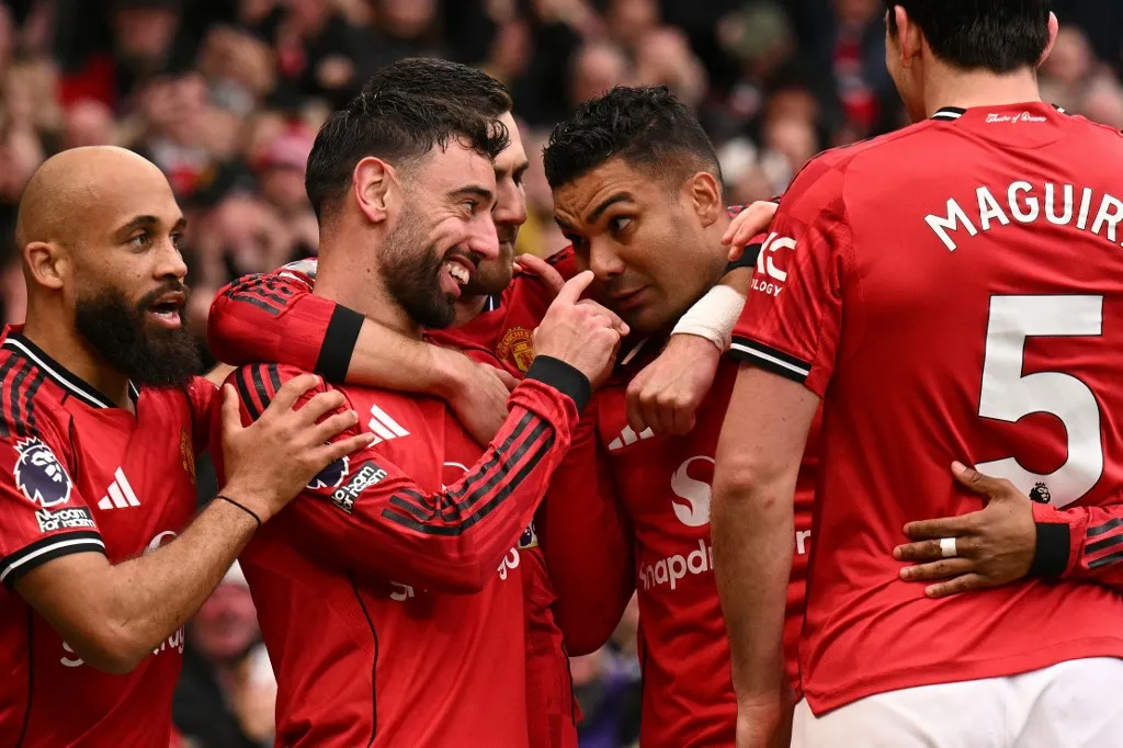 Bruno Fernandes és Casemiro reakciója a Manchester United vezetőgólja után