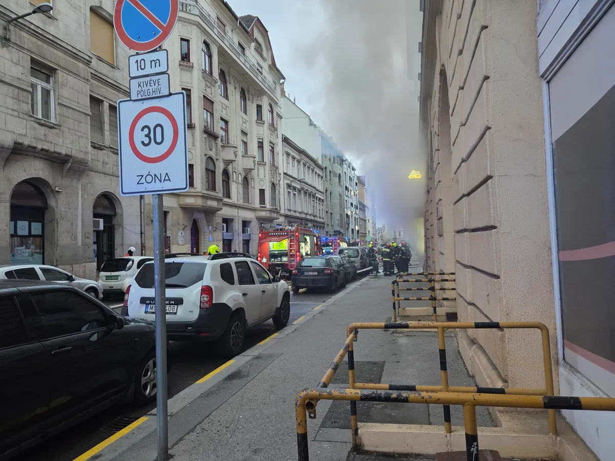 Tűz volt a XI. kerületben a Ráday utcában, egy pincehelyiség gyulladt ki