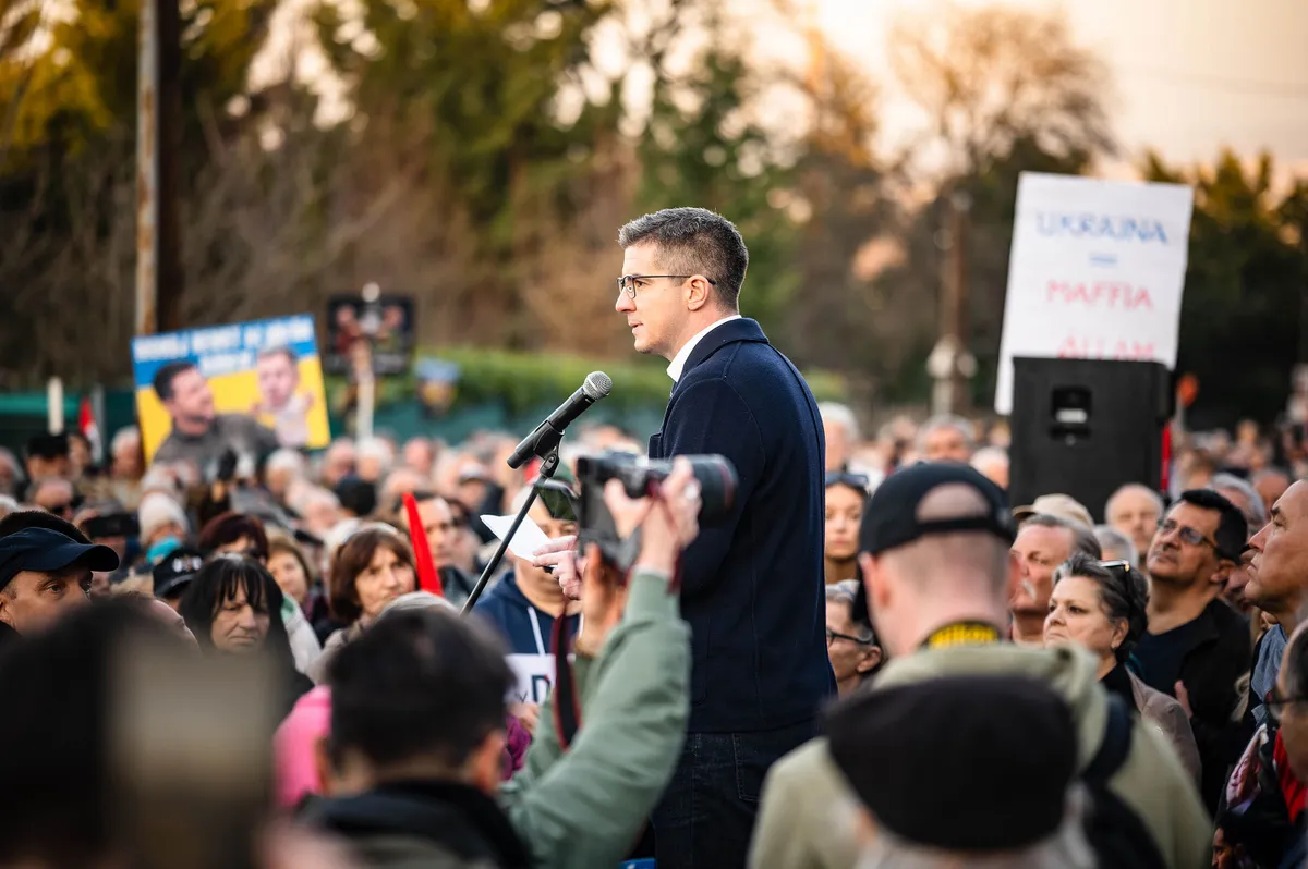 Tüntetés az ukrán zsarolás ellen, Tüntetésukránzsarolásellen, Nemzeti Ellenállási Mozgalom, NemzetiEllenállásiMozgalom, Ukrajna budapesti nagykövetsége, Ukránnagykövetség, tiltakozás, olajblokád, ellátási zavarok, ellátásizavarok, 2026.03.06.
Kocsis Máté, KocsisMáté