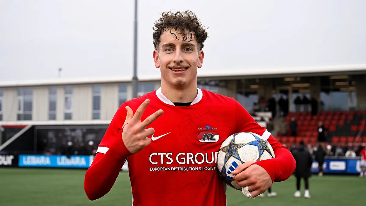 „Engem ez inkább motivál, mint megnyugtat” – az Alkmaar magyar csodatinije reagált Rossi szavaira