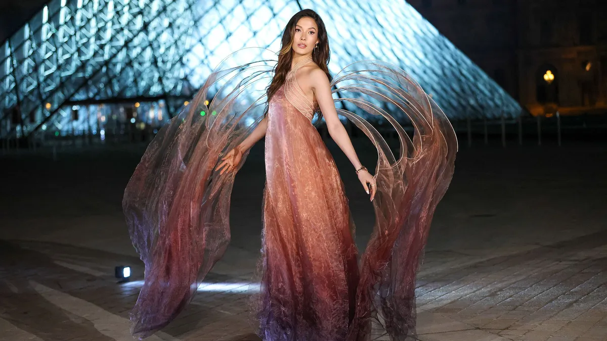 Párizsi divathét: elképesztő szettek és dögös megjelenések a Louvre gáláján –...