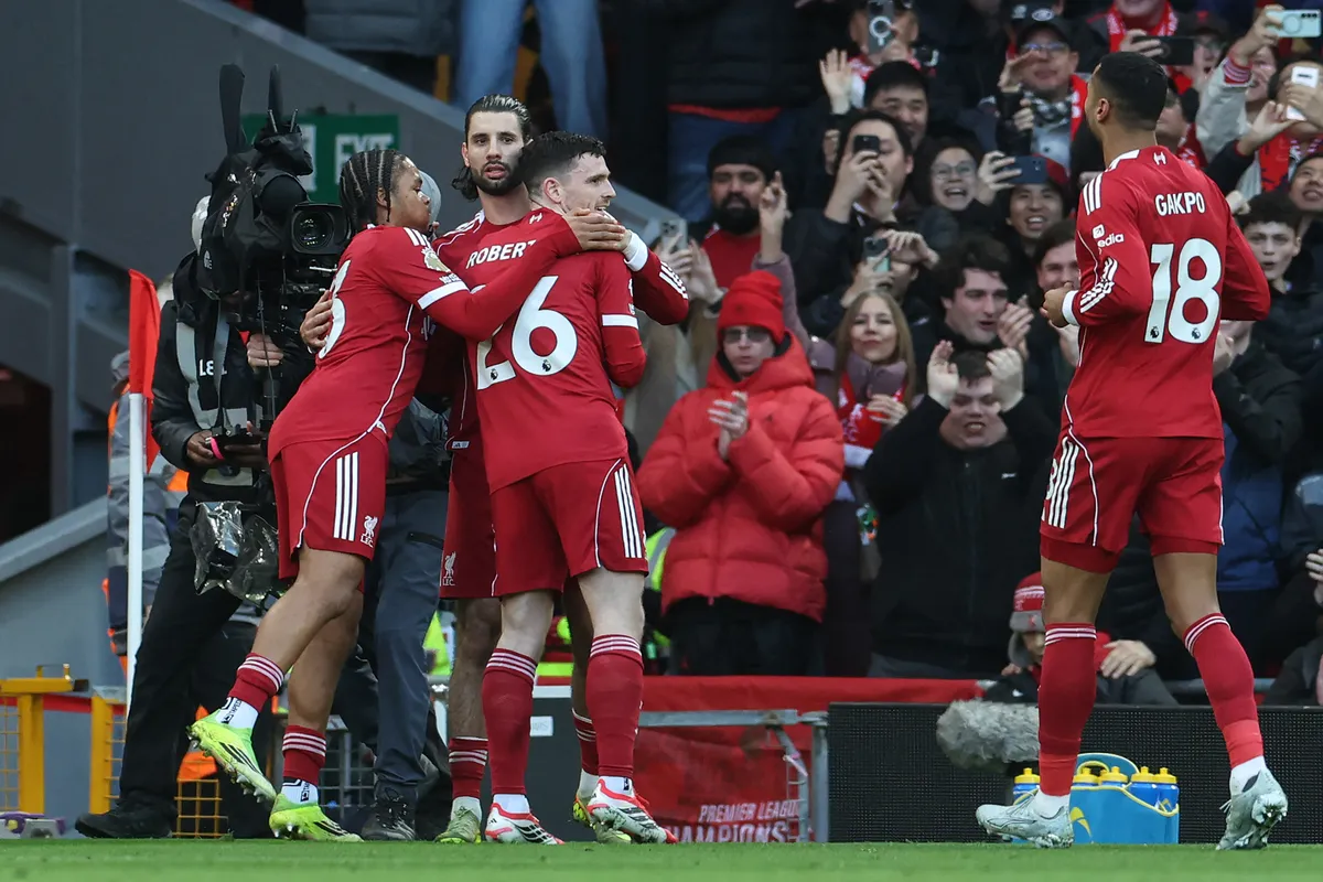 Szoboszlai Dominik újabb elképesztő szabadrúgást lőtt a Premier League-ben