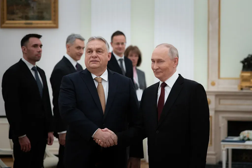 Orbán Viktor miniszterelnök (b) és Vlagyimir Putyin orosz államfő találkozója a moszkvai Kremlben Forrás: Miniszterelnöki Kommunikációs Főosztály/Fischer Zoltán