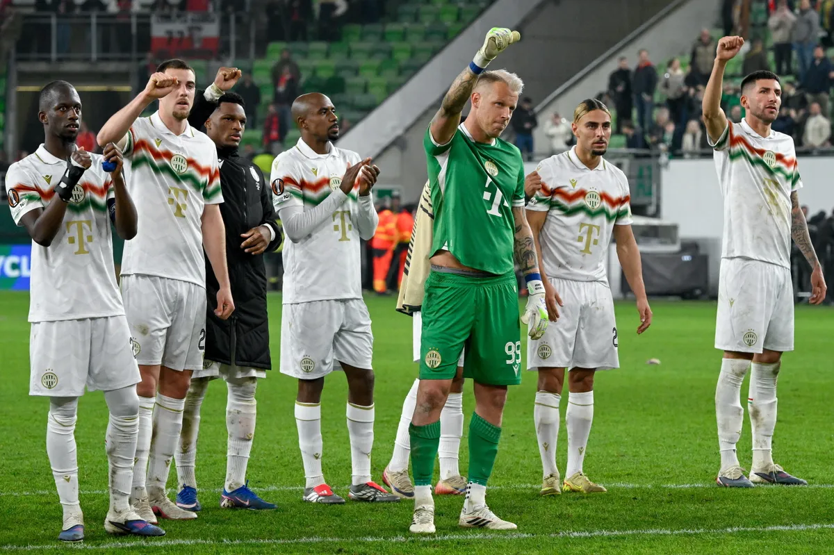 Budapest, 2026. március 12.
A Ferencváros játékosai ünneplik győzelmüket a labdarúgó Európa-liga nyolcaddöntős párharc Ferencvárosi TC - SC Braga első mérkőzése után a Groupama Arénában 2026. március 12-én. A Ferencváros 2-0-ra legyőzte a vendég Bragát.
MTI/Koszticsák Szilárd