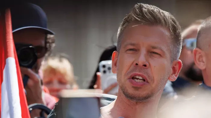 Nincs háború, nincs veszély, nincs háború, nincs veszély!