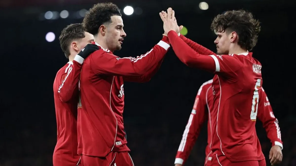 Kerkez Milos életre szóló élményt szerzett egy rakás liverpooli gyereknek – videó