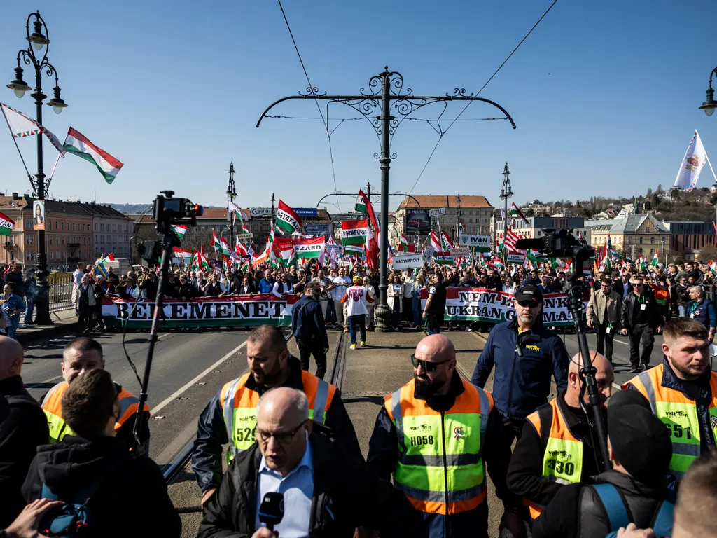 Békemenet, békemenet2026, békemenet2026.03.15., felvonulás, Civil Összefogás Fórum, CÖF, BékemenetCÖF, Fidesz,