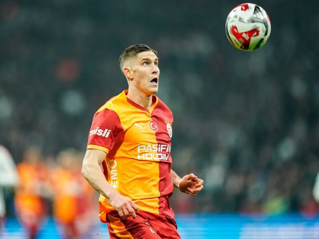 Roland Sallai of Galatasaray SK locks onto the ball during the Trendyol Super League match between Besiktas and Galatasaray at Tupras Stadium in Istanbul, Turkey, on March 7, 2026. (Photo by Yagiz Gurtug/NurPhoto) (Photo by Yagiz Gurtug / NurPhoto via AFP)