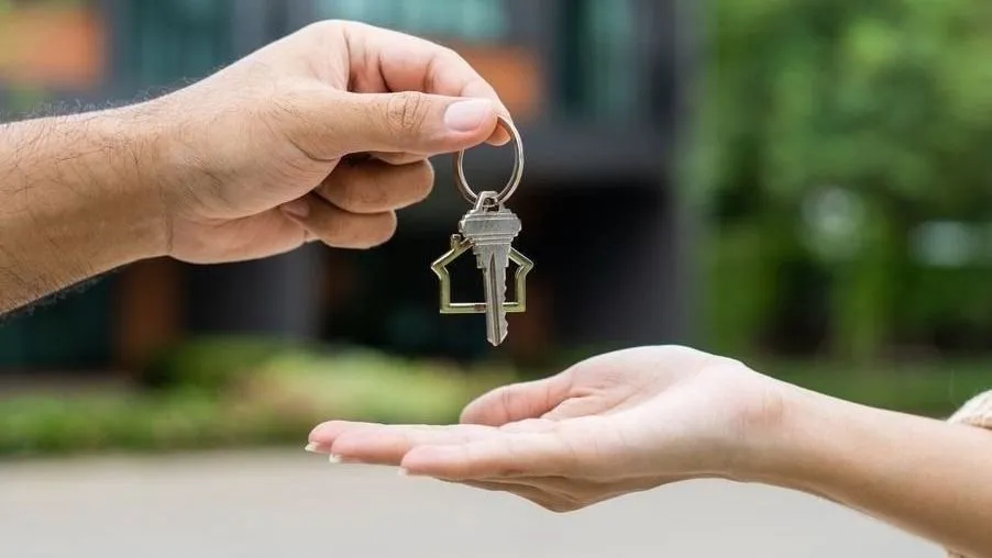 A kormány az Otthon start programmal kiemelten segíti a fiatalok első lakáshoz jutását Fotó: Shutterstock
kormányrendelet, lakás, otthon, hitel