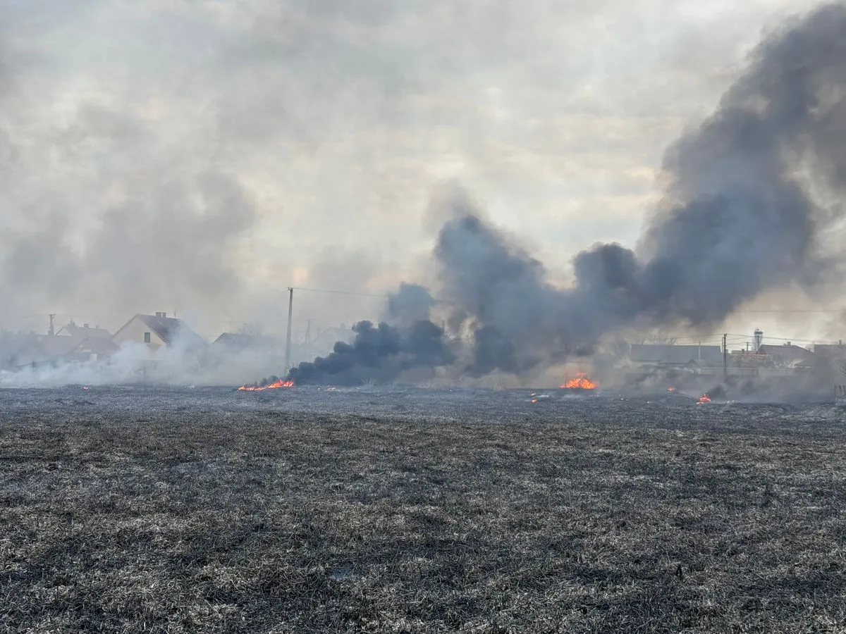 A pusztító tűz mellett a fojtogató füst is hatalmas veszélyt jelent a környéken lakókra
