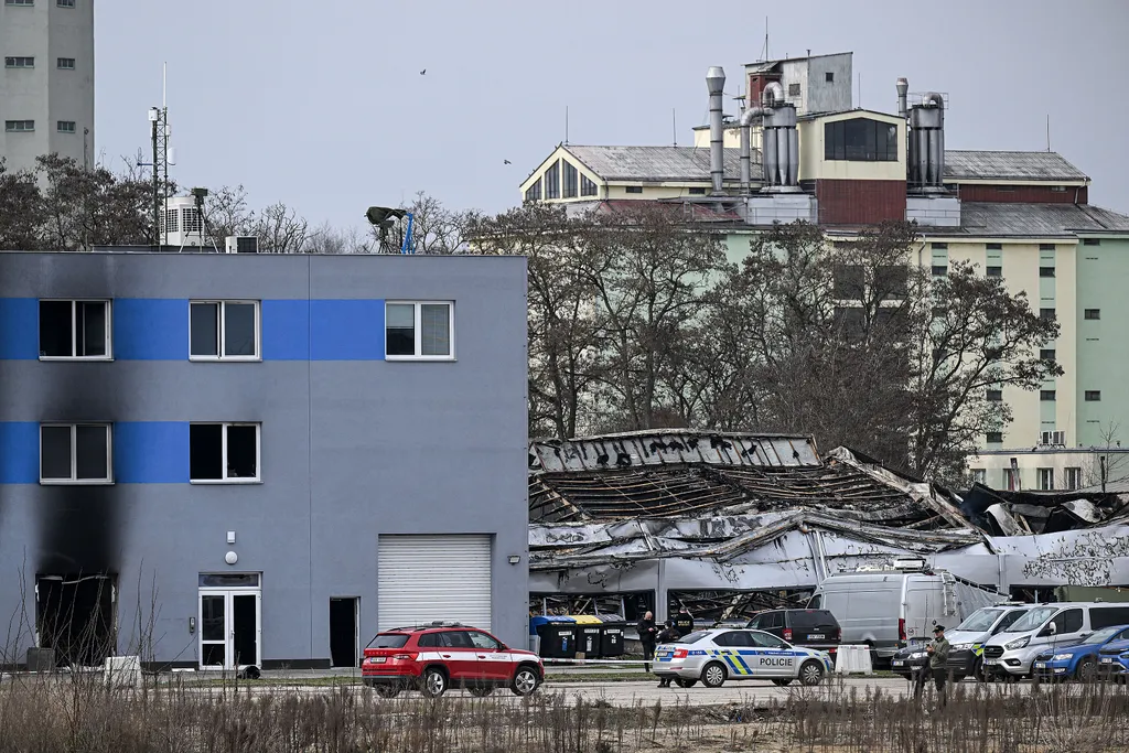 Tűz egy csehországi ipari létesítményben, Csehországiterrortámadás