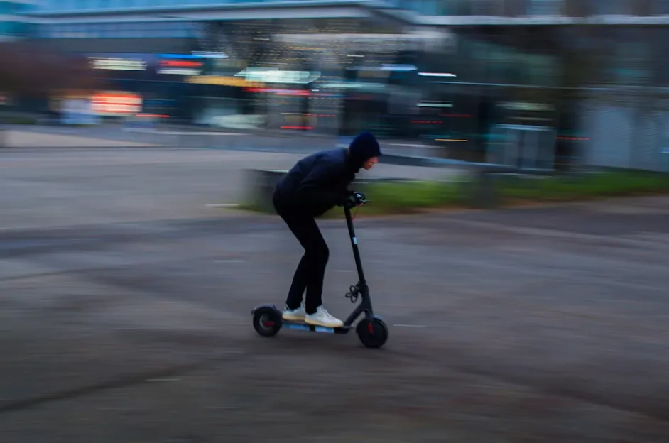 Rollerest vittek kórházba Budapesten