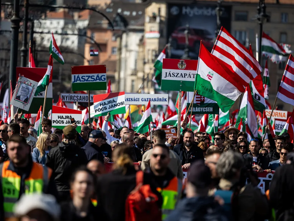 Békemenet, békemenet2026, békemenet2026.03.15., felvonulás, Civil Összefogás Fórum, CÖF, BékemenetCÖF, Fidesz,
