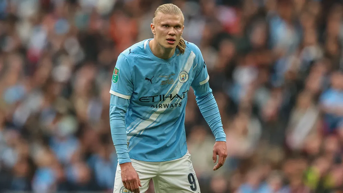 Erling Haaland vagyonokat érő kincset adott oda a szülővárosának