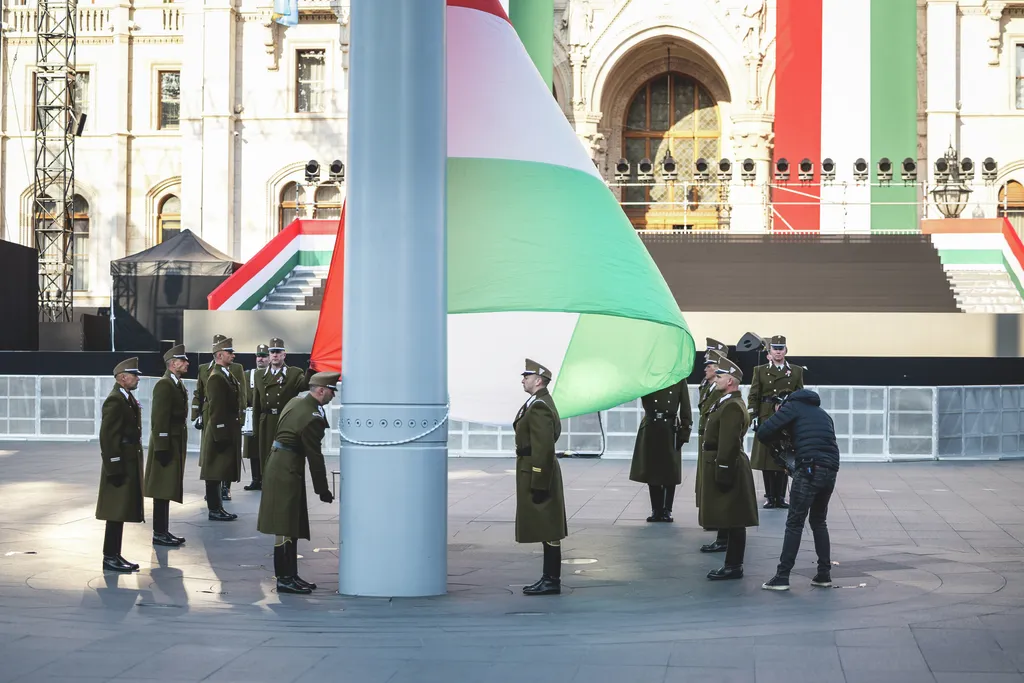 Március 15., Március15., Nemzeti ünnep, Nemzetiünnep, Zászlófelvonás, Magyarország nemzeti lobogójának ünnepélyes felvonása, Kossuth Lajos tér, Sulyok Tamás köztársasági elnök, 2026.03.15.