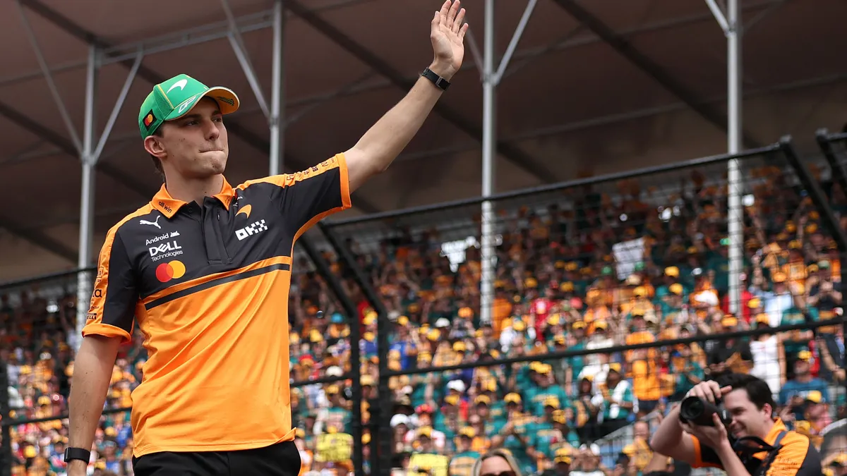 Piastri bocsánatot kért és elmondta, hogyan csapta falhoz az autóját