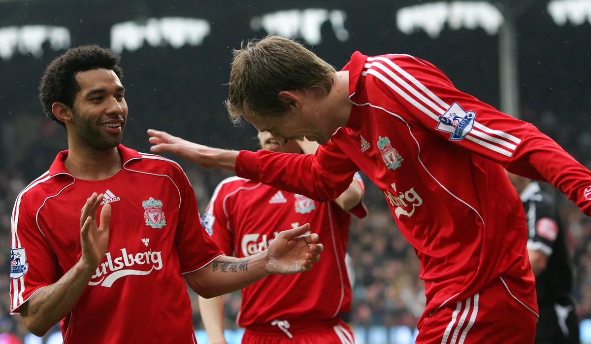 Pennant és Peter Crouch közös gólöröme a liverpooli időlből Fotó: CARL DE SOUZA / AFP