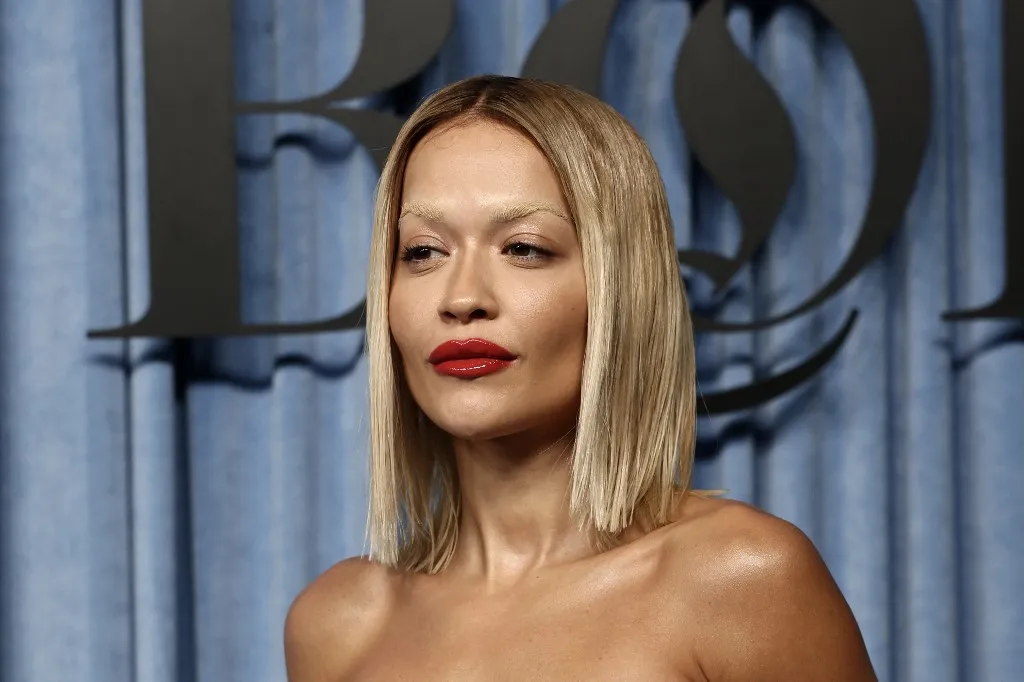 Rita Ora merész fotókat osztott meg Instagramon