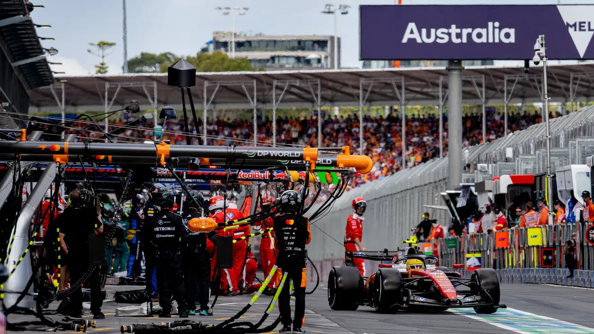 Rekordpénz, brutális bontás: eltűnik a legendás Forma–1-es épület