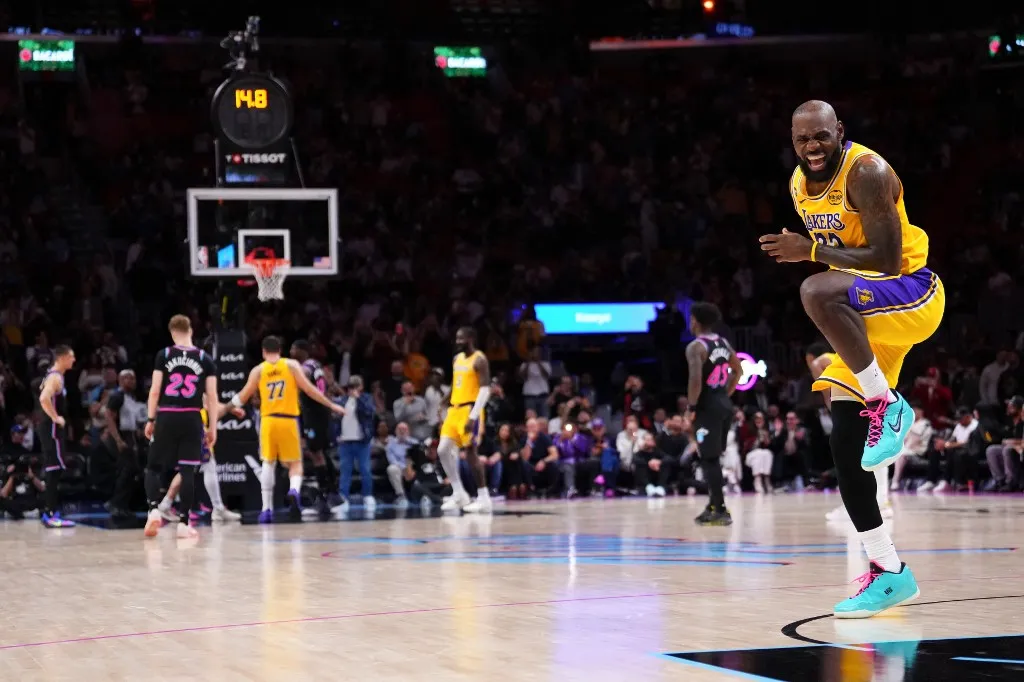LeBron James újabb rekordot állított be az NBA-ben