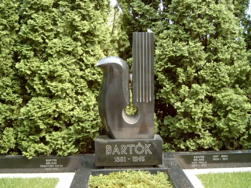 Bartók Béla és családjának síremléke Budapesten. Farkasréti temető: 60/1-főút-9/12.