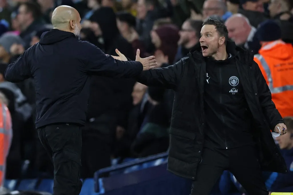 Pep Lijnders éppen a Liverpool elleni rangadón ülhet le a Manchester City kispadjára