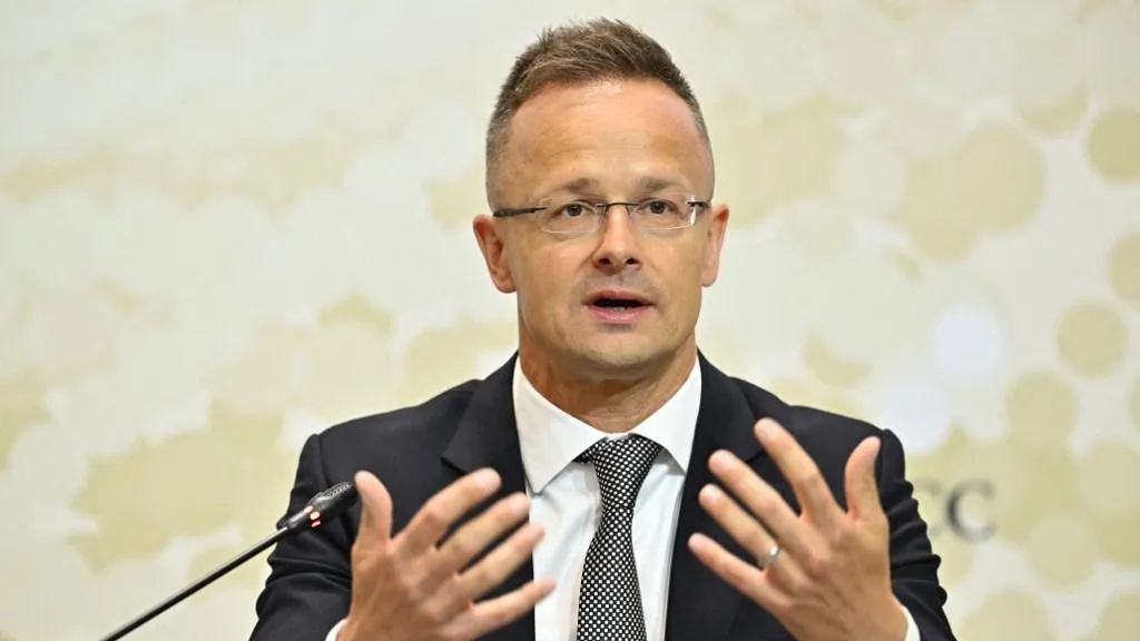 Szijjártó Péter: a kormány mindent megtesz a Közel-Keleten tartózkodó magyarok biztonsága érdekében