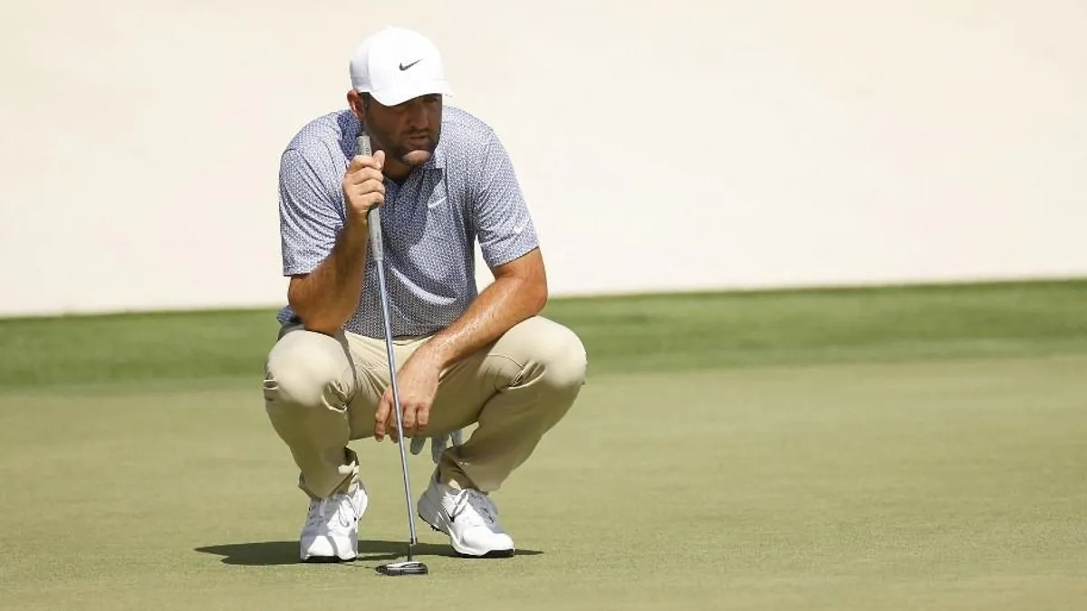 Teljesen összeomlott a világelső, dühében a tóba hajította a labdát