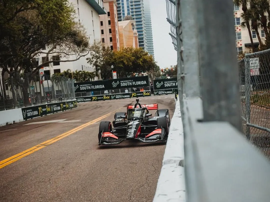 Négy kanyarig tartott Mick Schumacher Indycar-bemutatkozása 