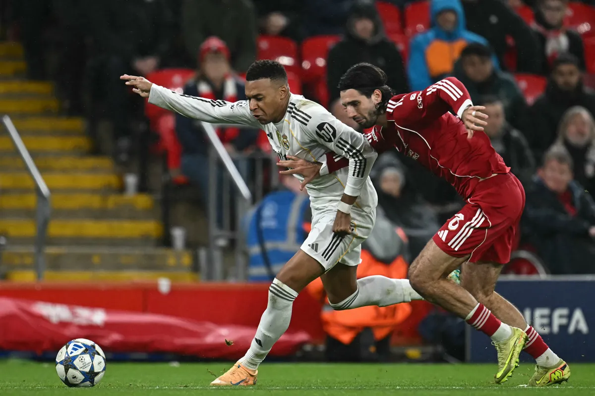 A Real Madrid-szurkolók szeretnék minél hamarabb egy csapatban látni Mbappéval Szoboszlai Dominikot Fotó: PAUL ELLIS / AFP