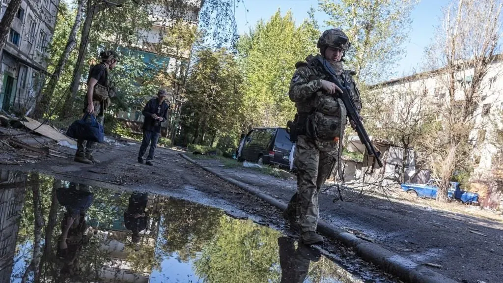 Nem áll le a kényszersorozás Ukrajnában, a TCK-sok fogdossák össze az utcáról a civileket