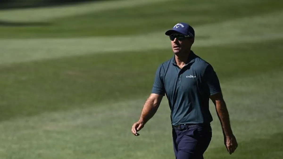 Megrázó baleset a verseny előtt: liftaknába zuhant a golfozó