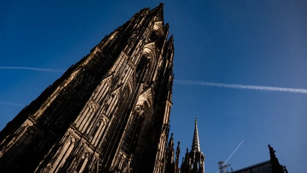 Megszűnik az ingyenes látogatás a kölni dómban – ORIGO