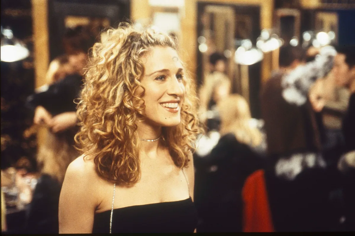 Sarah Jessica Parker Carrie Bradshaw szerepében a Szex és New York sorozatban.