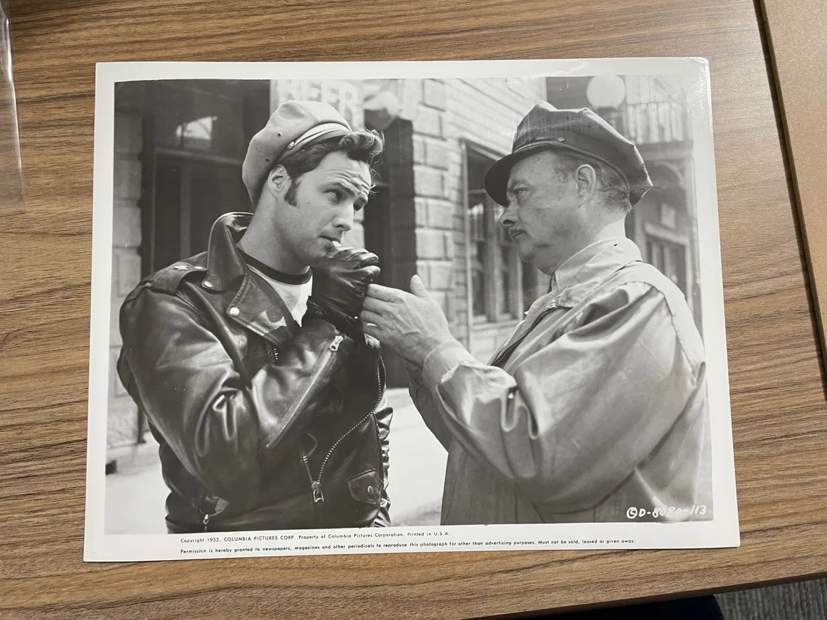 Marlon Brando A vad forgatásán készült fotón.