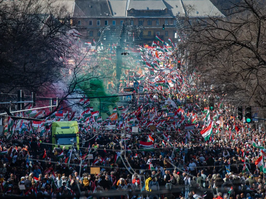 Békemenet, békemenet2026, békemenet2026.03.15., felvonulás, Civil Összefogás Fórum, CÖF, BékemenetCÖF, Fidesz,