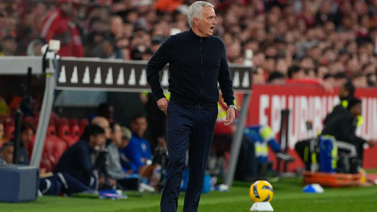 José Mourinho, az áruló? Botrányos jelenetek a portugál rangadón