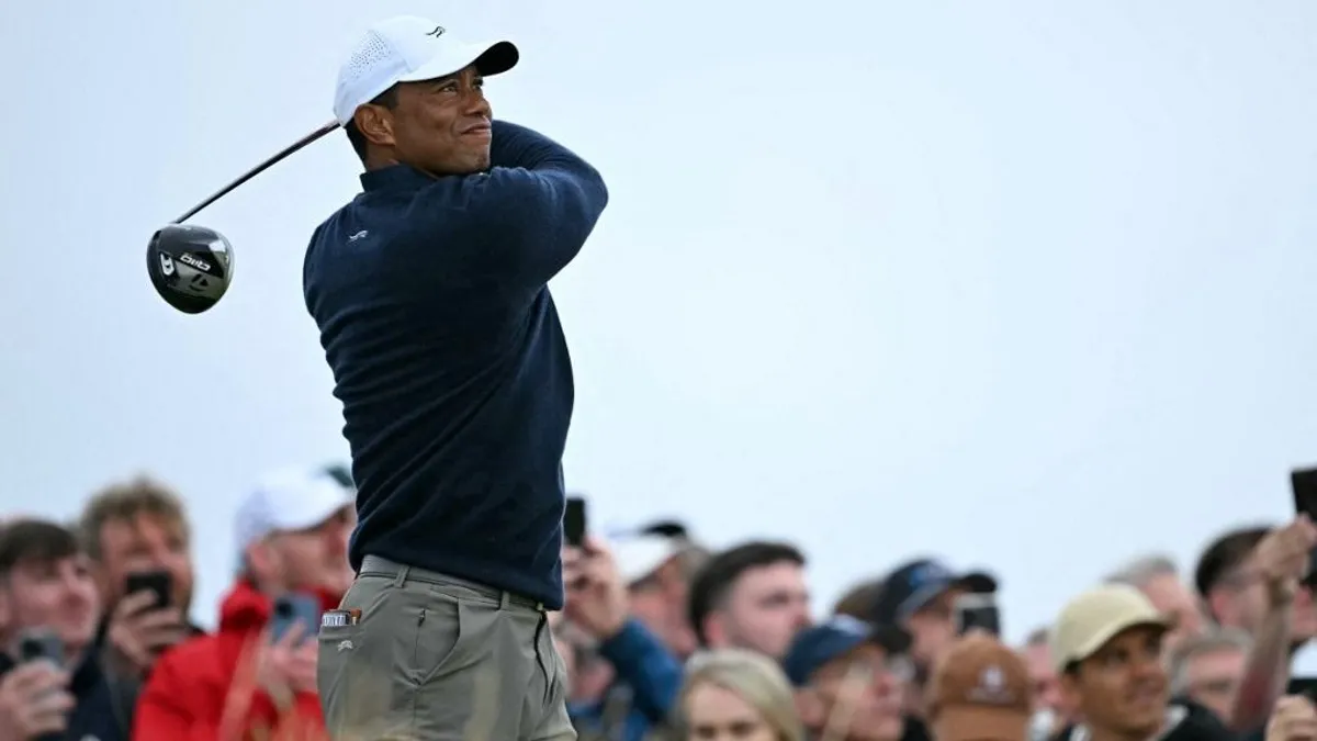 Tiger Woods autóbalesetet szenvedett, ittas vezetéssel vádolják