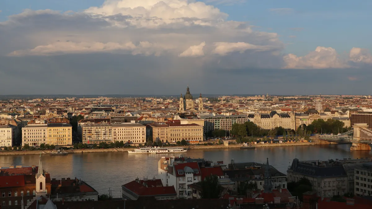 Budapest, Lánchíd, digitális nomádok